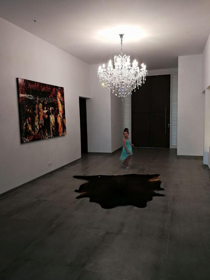 Yazmin Villa