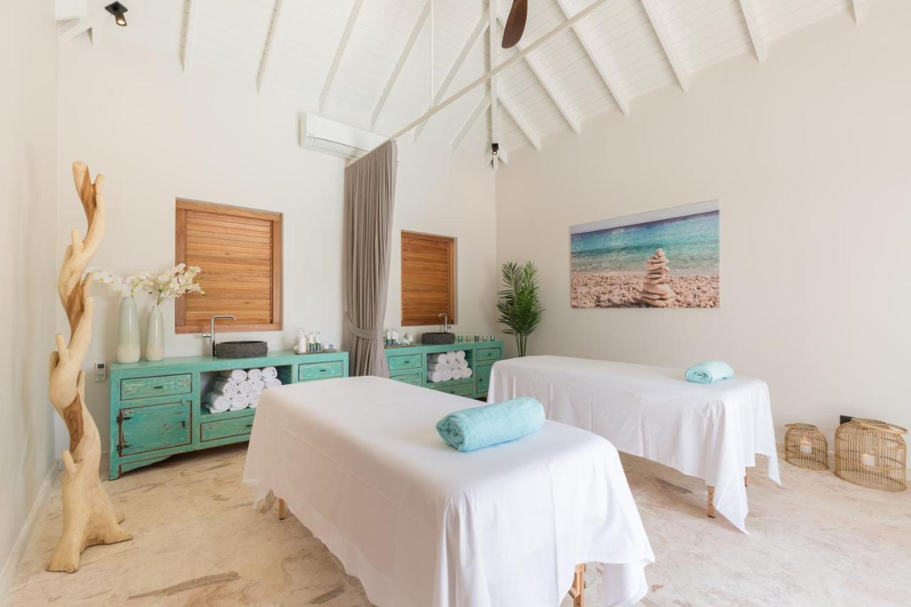 Dolphin & Wellness Curacao Hotel 3*