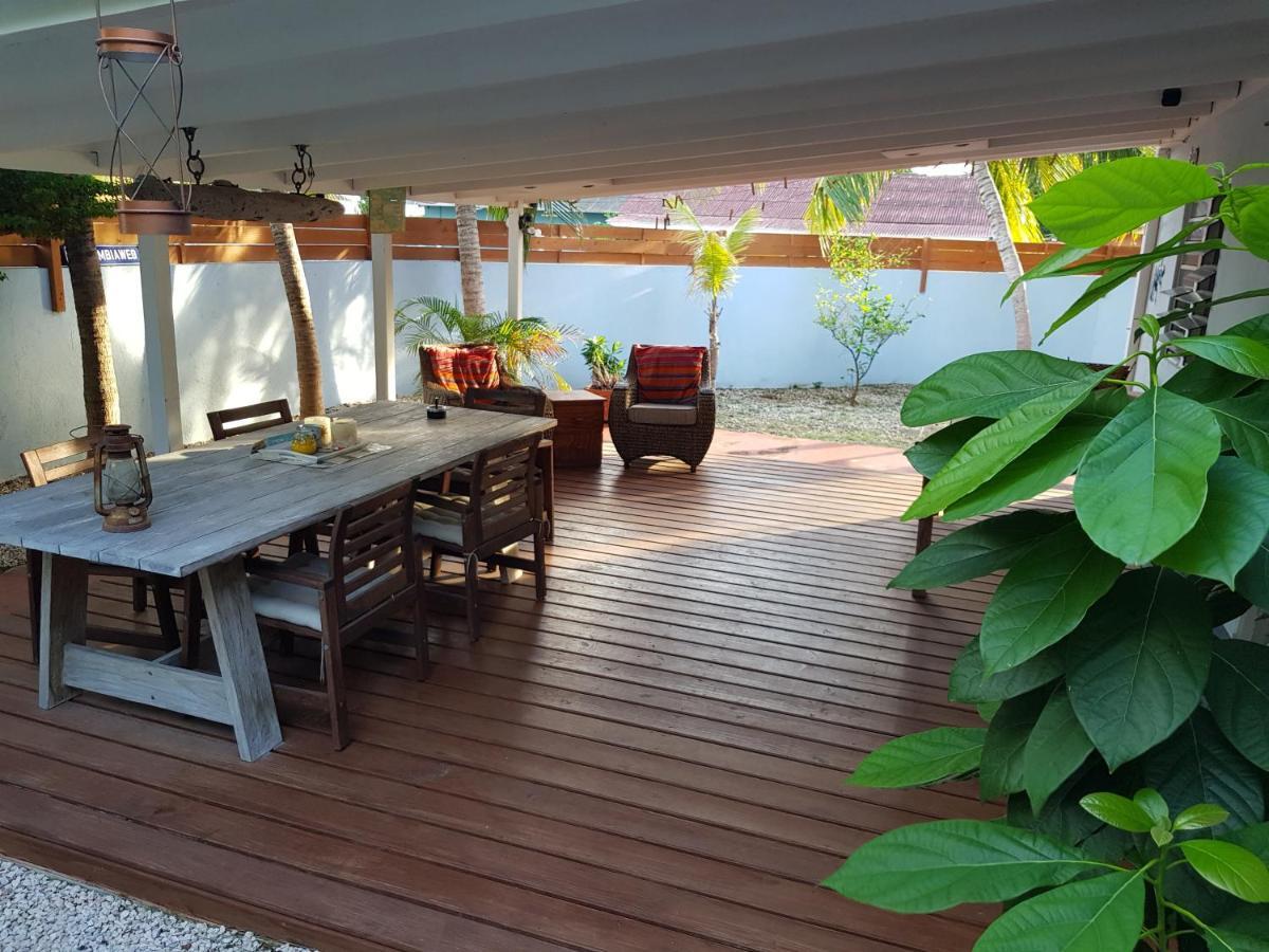 Charming One Block From The Sea *