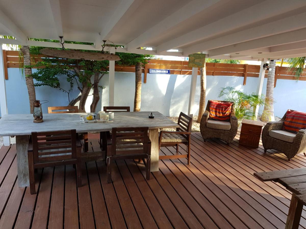 Vakantiehuis Charming One Block From The Sea Willemstad