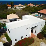 Coral Estate Villa 19 - Architectural Eye-Catcher With Private Pool