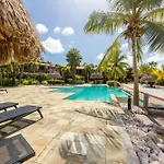 Stylish Apartment With Pool Near Jan Thiel Beach