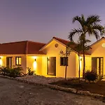 Kakina Lodges Jan Thiel