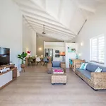 Beautiful & Spacious Villa With View In Jan Thiel