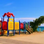 Royal Palm Resort 35 B
