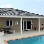 Villa Azov