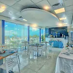 Hector Suites & Beach Hotel
