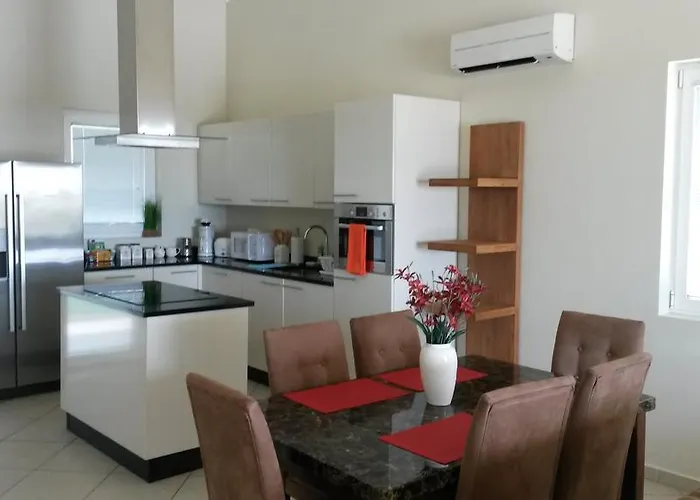 Royal Palm Resort 35 B