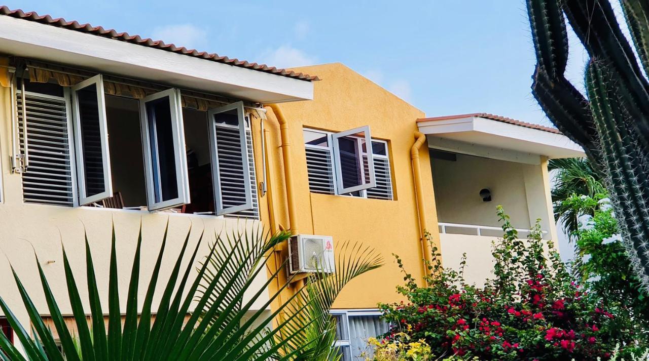 Club Seru Coral Ap Toekan Apartment