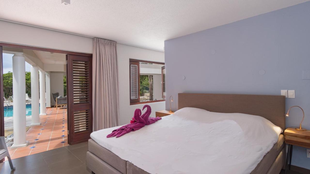 Villa Coral Estate 19 - Architectural Eye-catcher With Private Pool Willibrordus