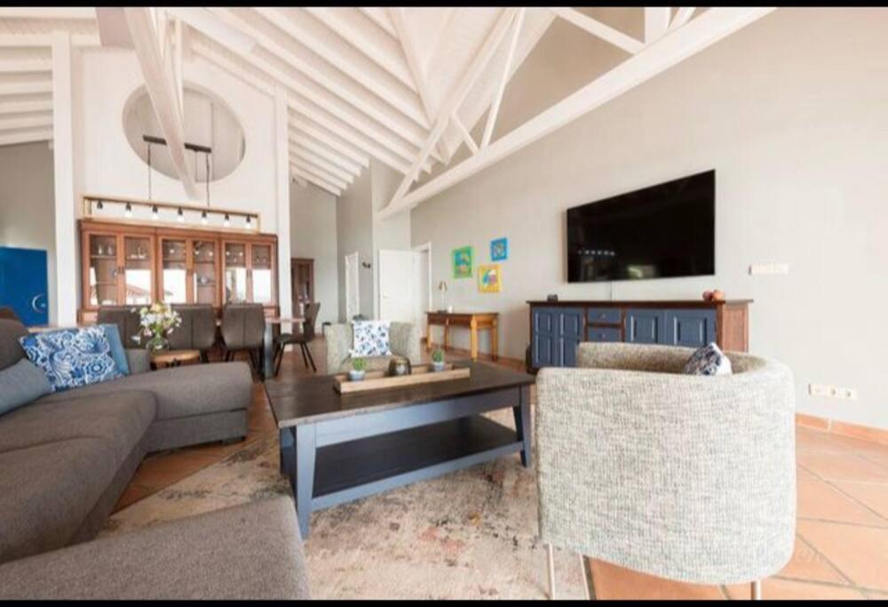Ocean Front Villadelmar-beach Access-private Pool-10 Guests-