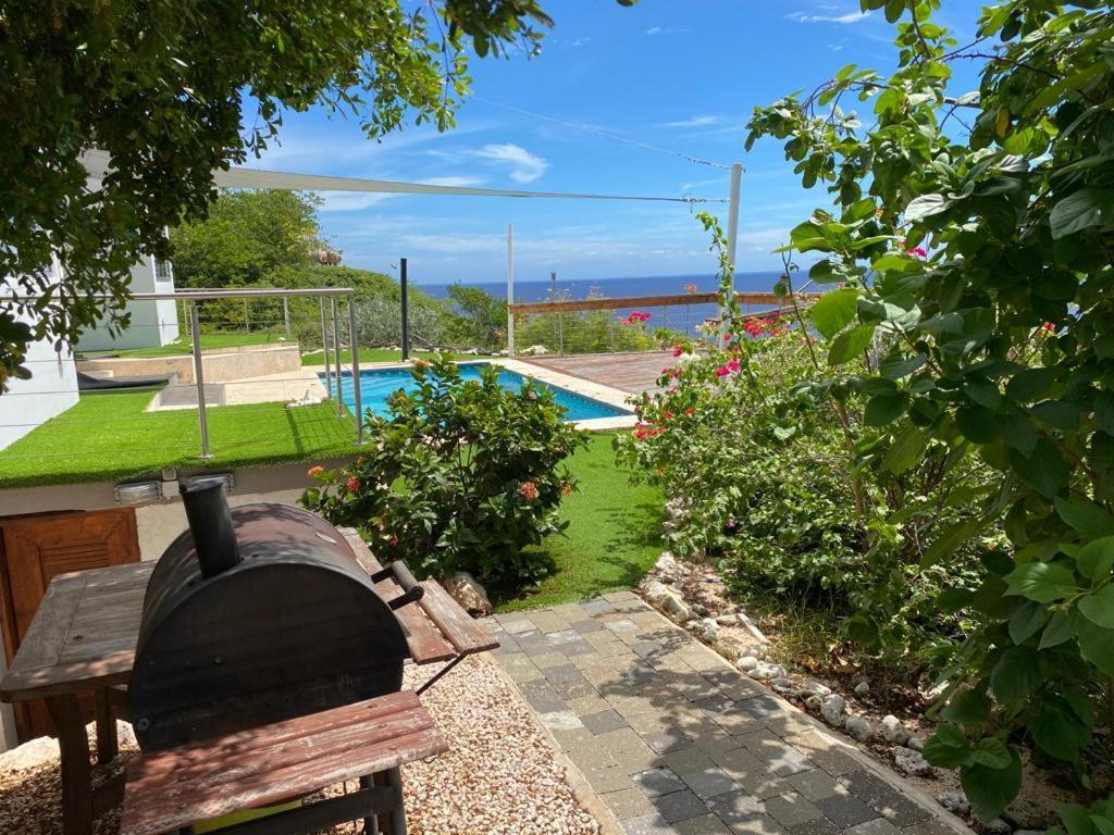 Group & Family House Galant Curacao Villa *