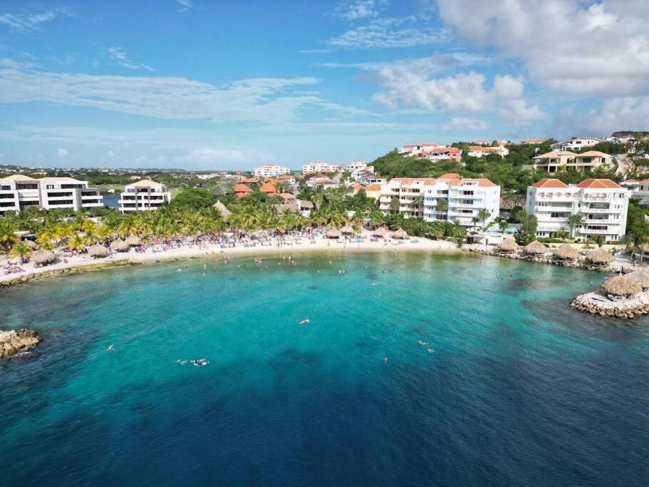 Blue Emerald Beachfront Blessing Willemstad