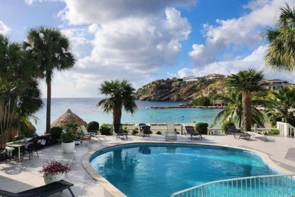 Blue Emerald Beachfront Blessing Willemstad