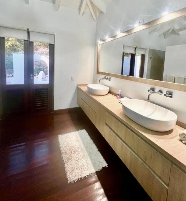 Villadelsol-ocean Front Resort-pool-up To 8 Guests-walk To The * Willibrordus
