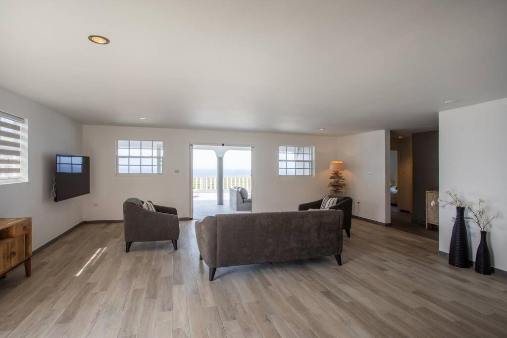 Villa Ocean Vista, Amazing Panoramic View And Private Pool Willemstad