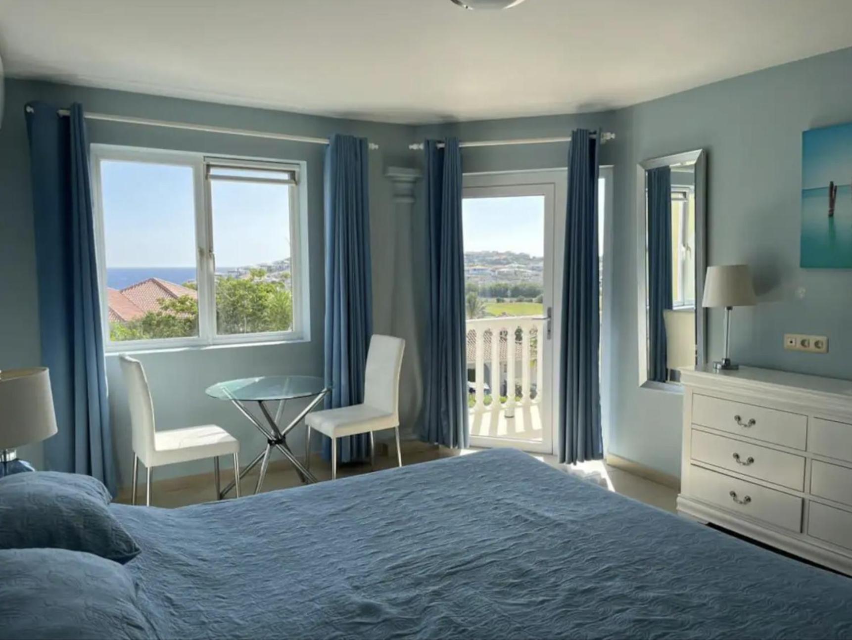 Untoldcondo * Blue Bay