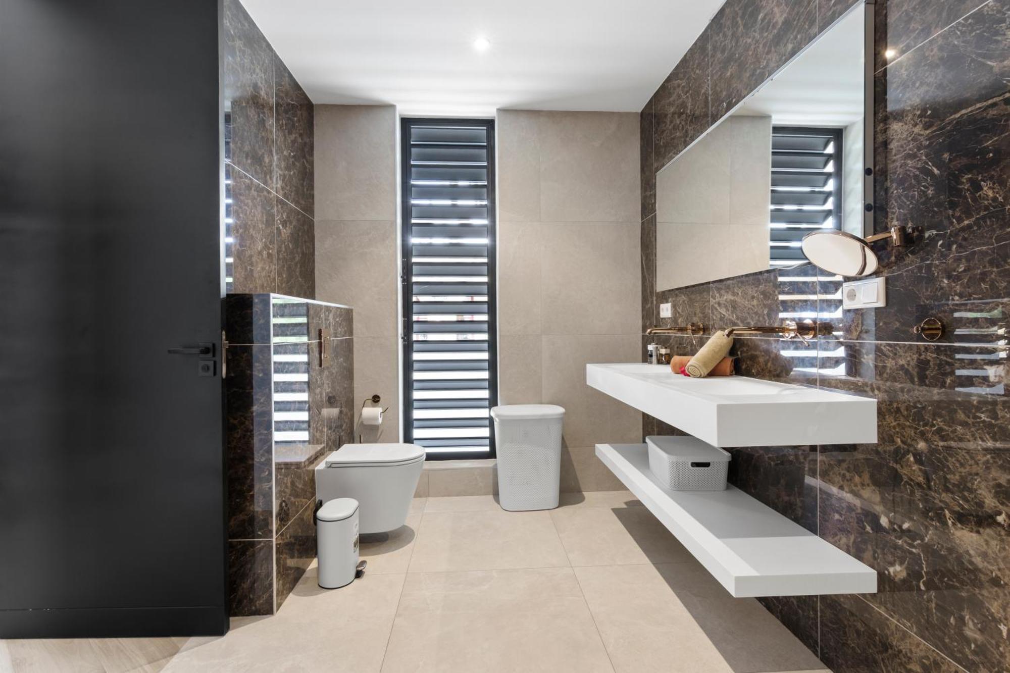 Villa Design Curacao B08 *