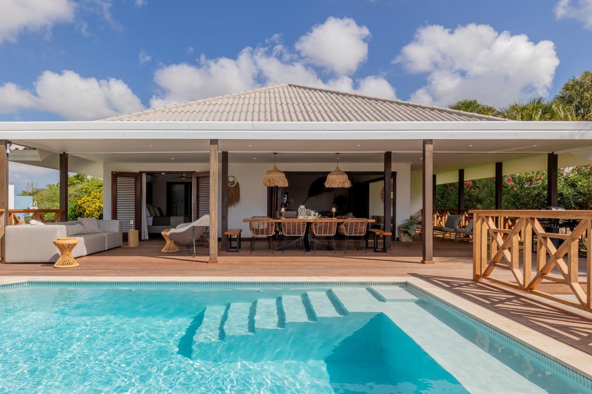 Deluxe Colibri Curacao Jan Thiel