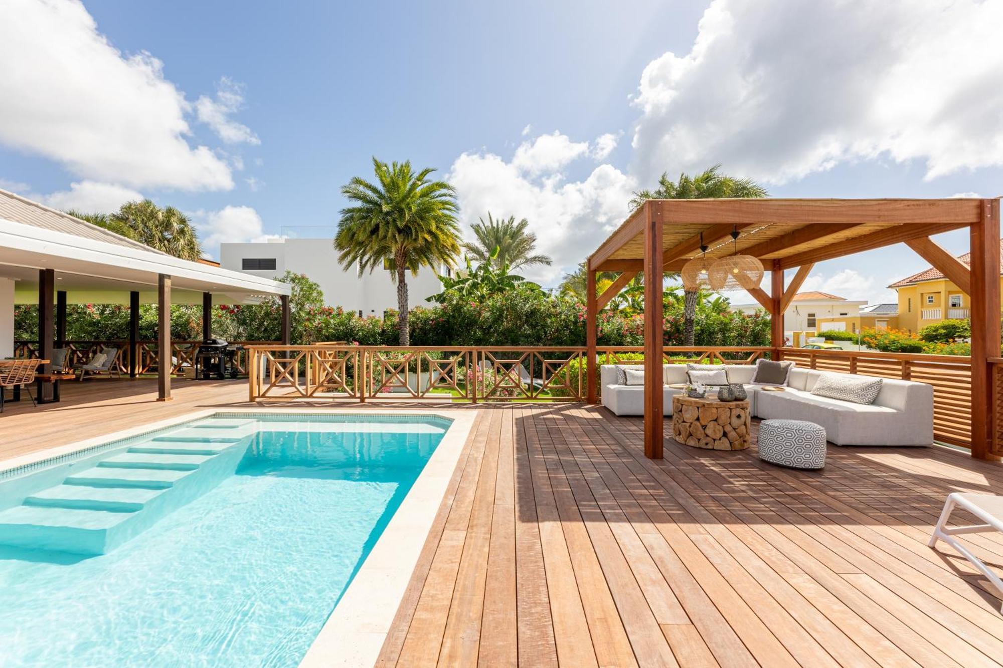 Deluxe Colibri Curacao