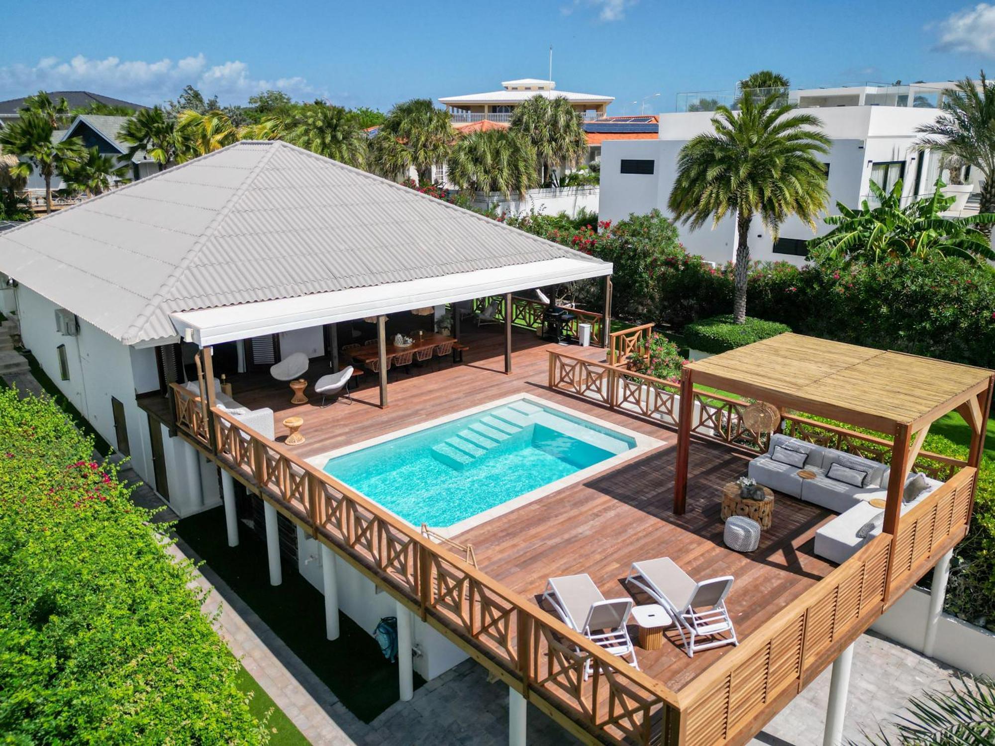 Deluxe Colibri Curacao