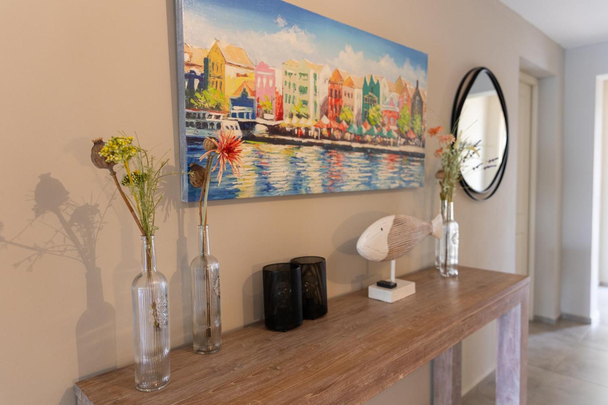 Flamboyan Op Ocean Resort, Mambo Curacao