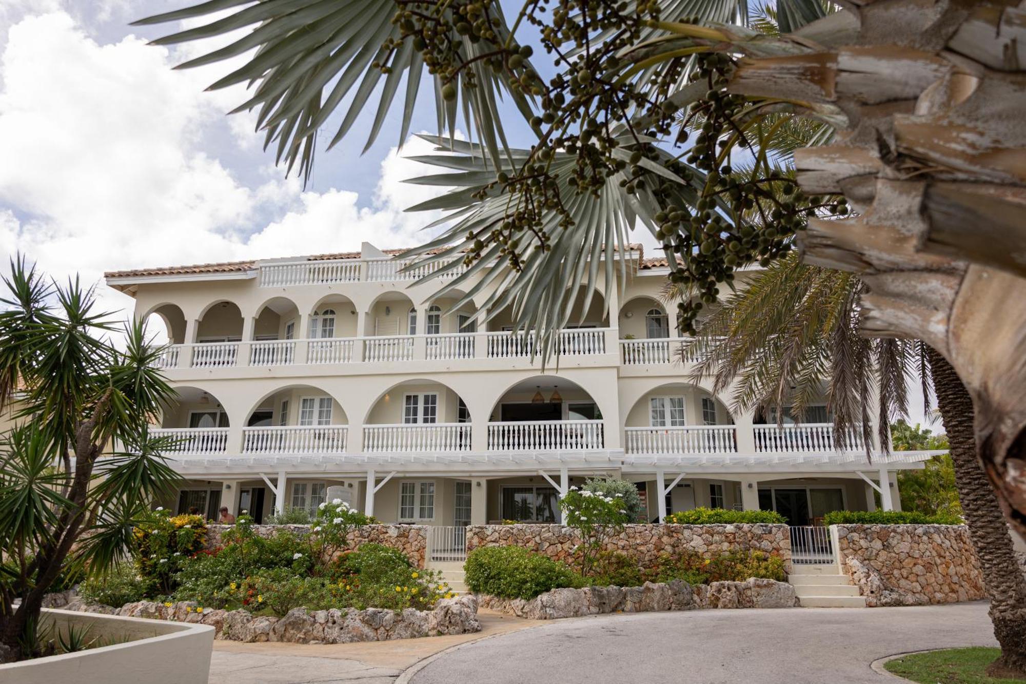 Flamboyan Op Ocean Resort, Mambo Curacao Apartment Willemstad
