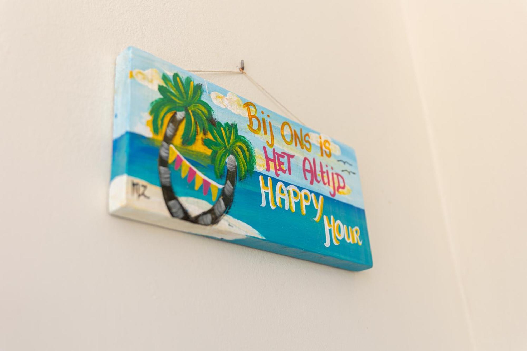 Flamboyan Op Ocean Resort, Mambo Curacao