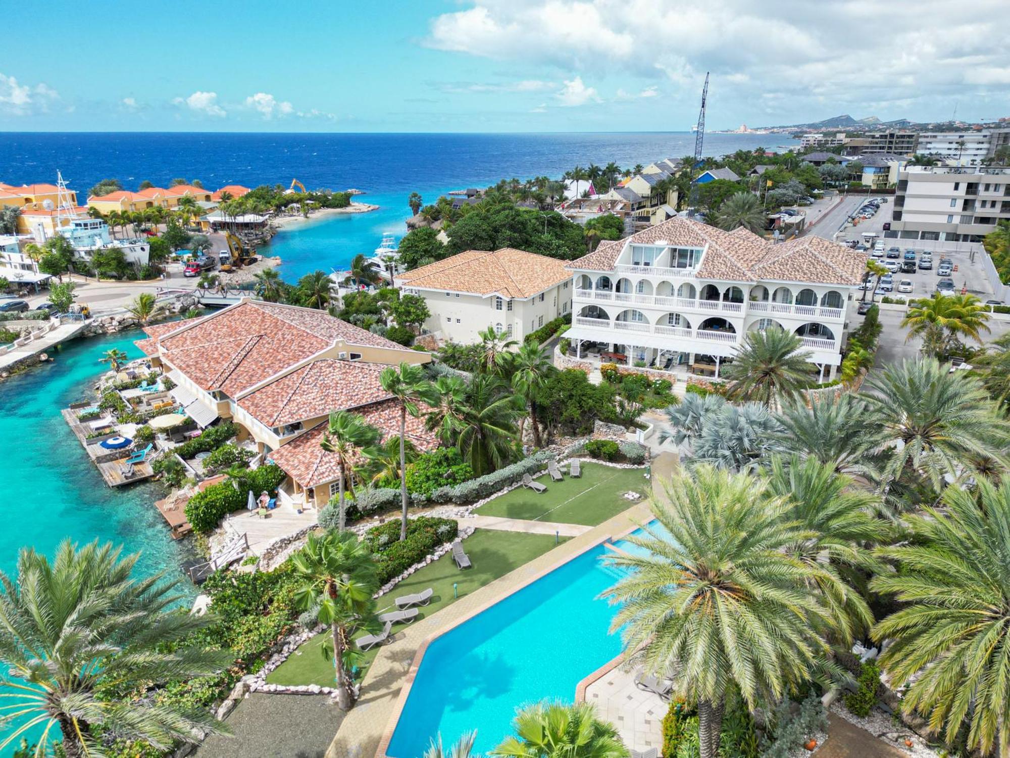 Flamboyan Op Ocean Resort, Mambo Curacao Apartment