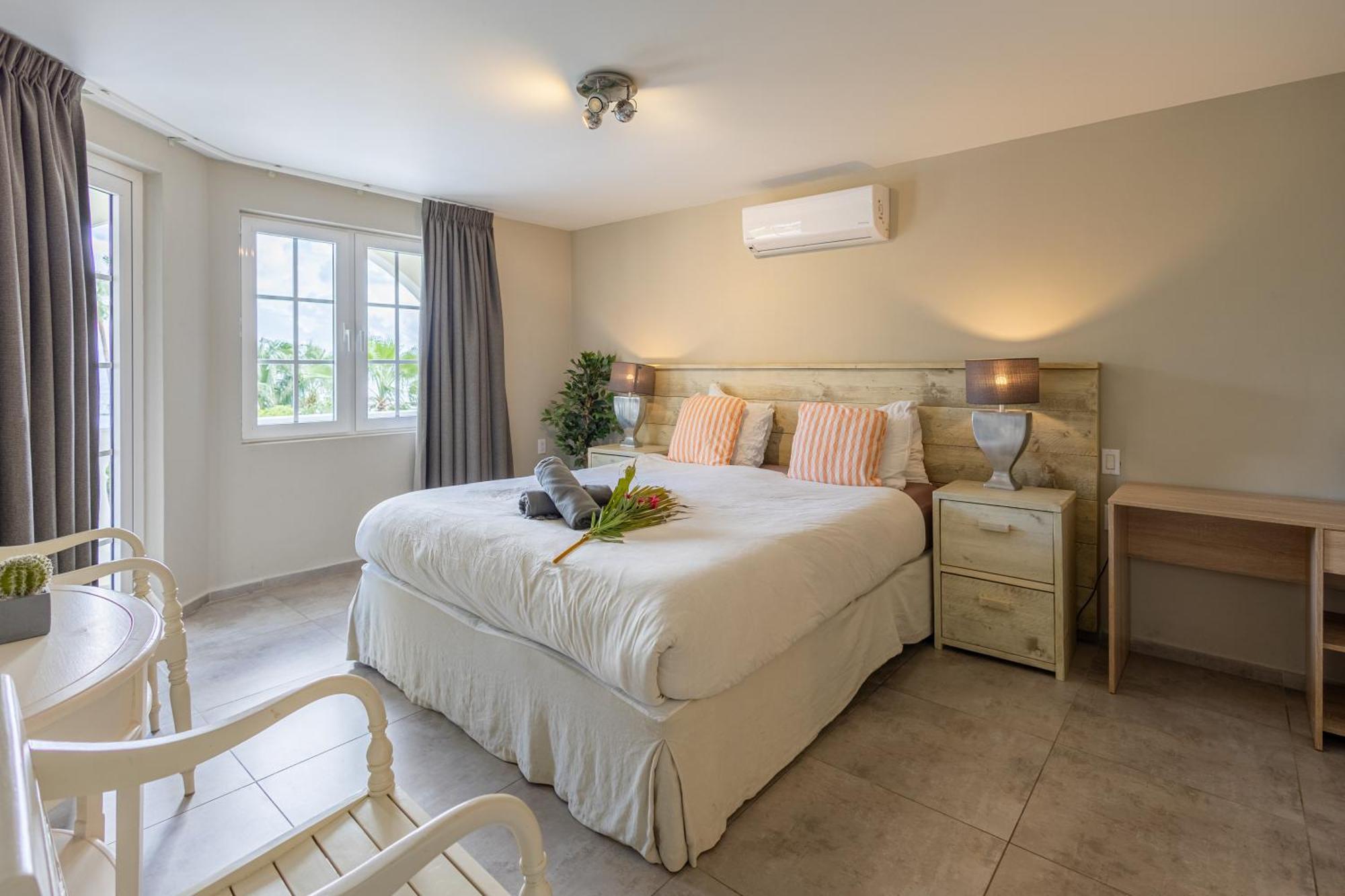 Apartment Flamboyan Op Ocean Resort, Mambo Curacao