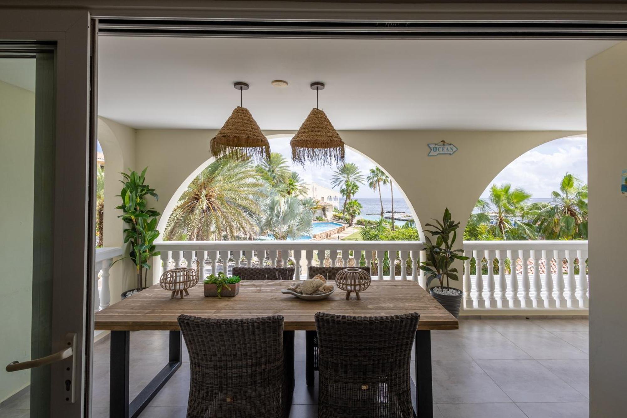 Flamboyan Op Ocean Resort, Mambo Curacao *