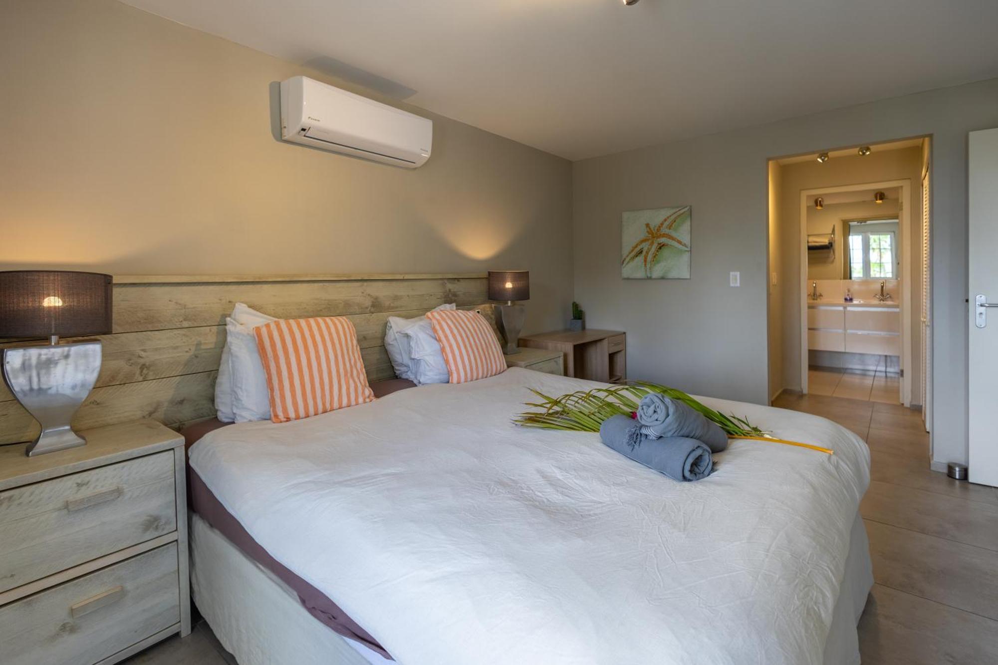 Flamboyan Op Ocean Resort, Mambo Curacao