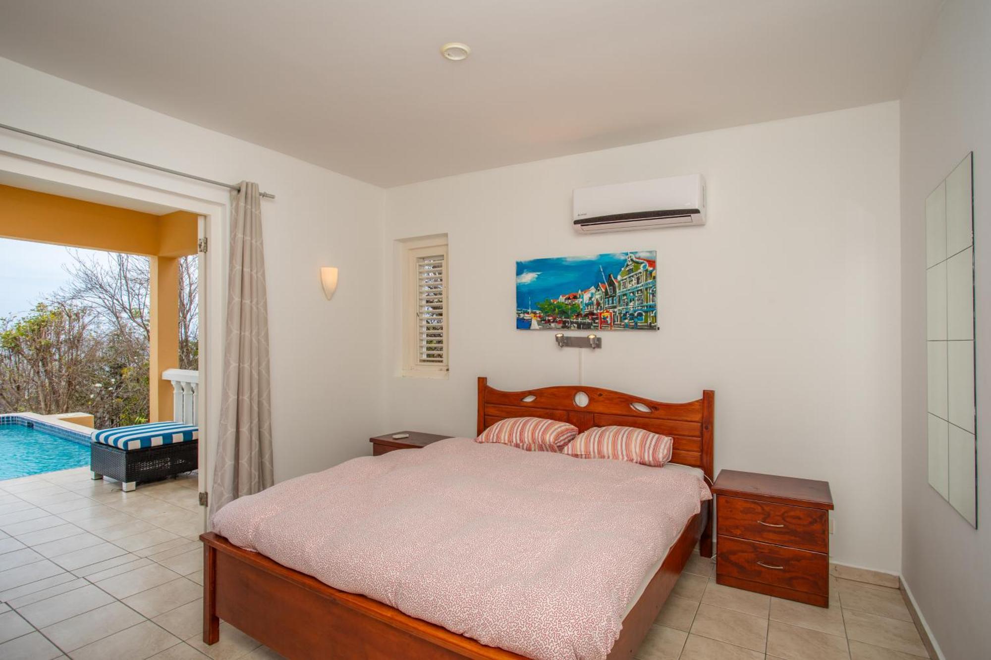 Gran Veranda With Private Pool, Coral Estate