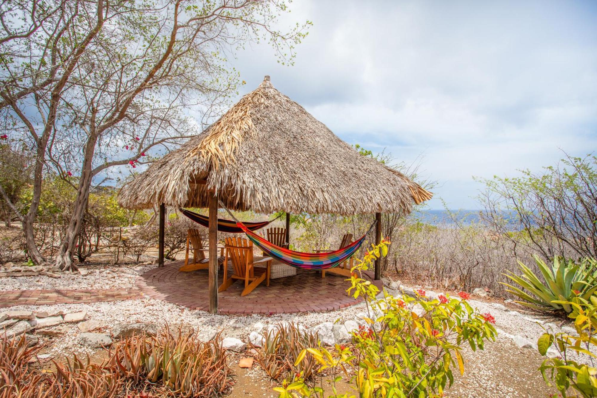 Gran Veranda With Private Pool, Coral Estate