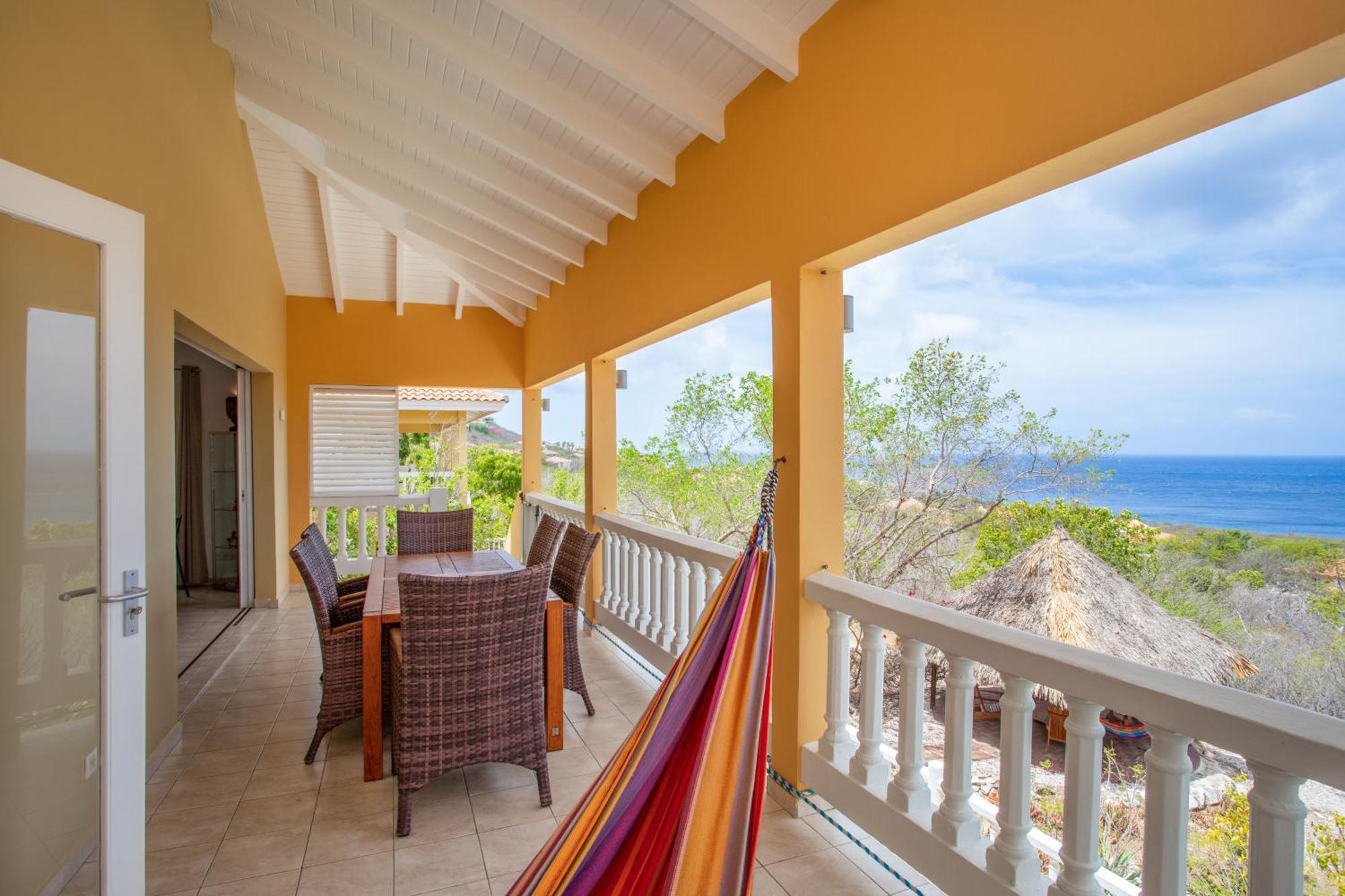 Villa Gran Veranda With Private Pool, Coral Estate