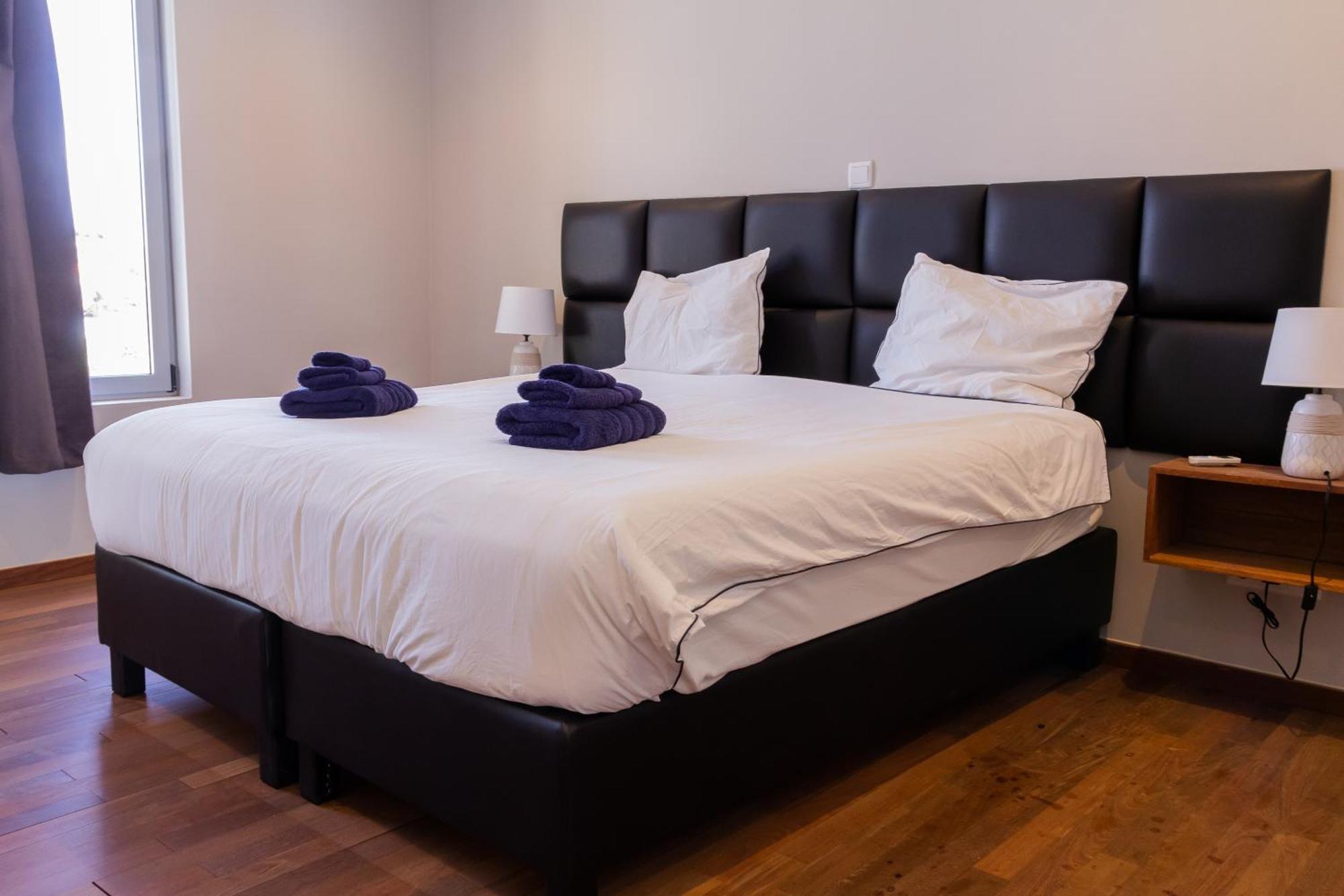 Stylish 4 Bedroom Modern Design, Walking Distance From The Villa *