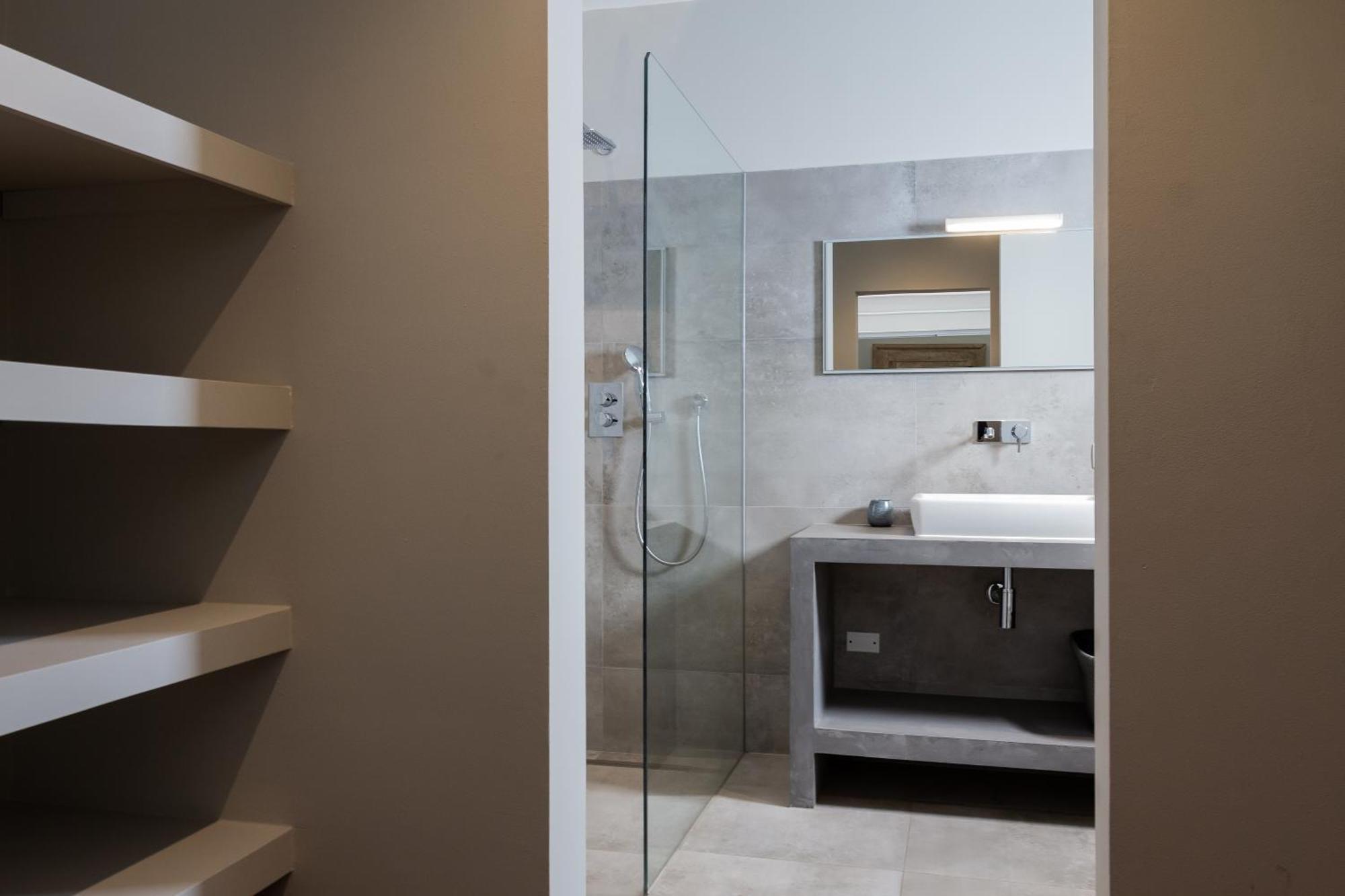 Stylish 4 Bedroom Modern Design, Walking Distance From The Villa Jan Thiel