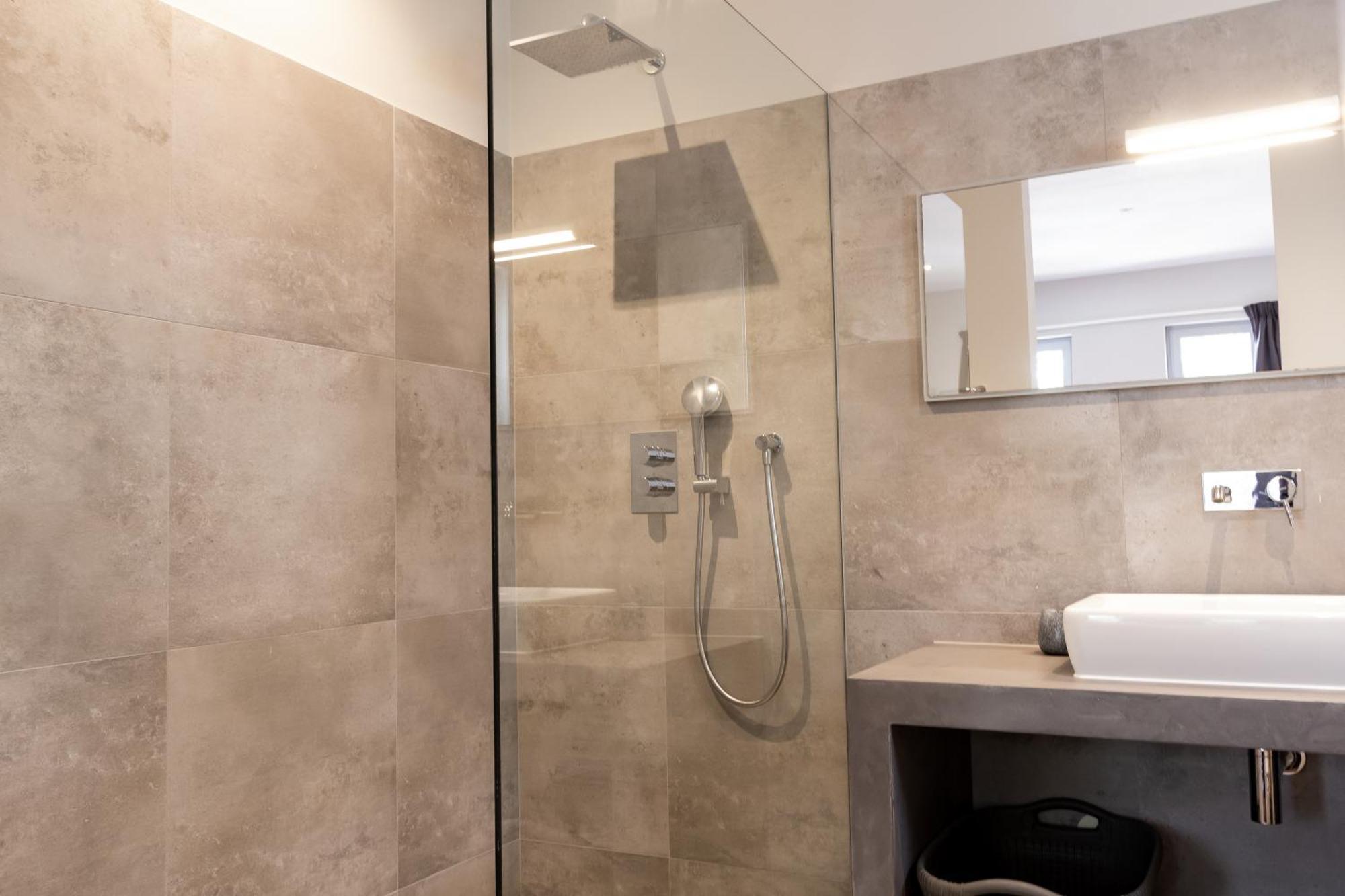 Stylish 4 Bedroom Modern Design, Walking Distance From The * Jan Thiel