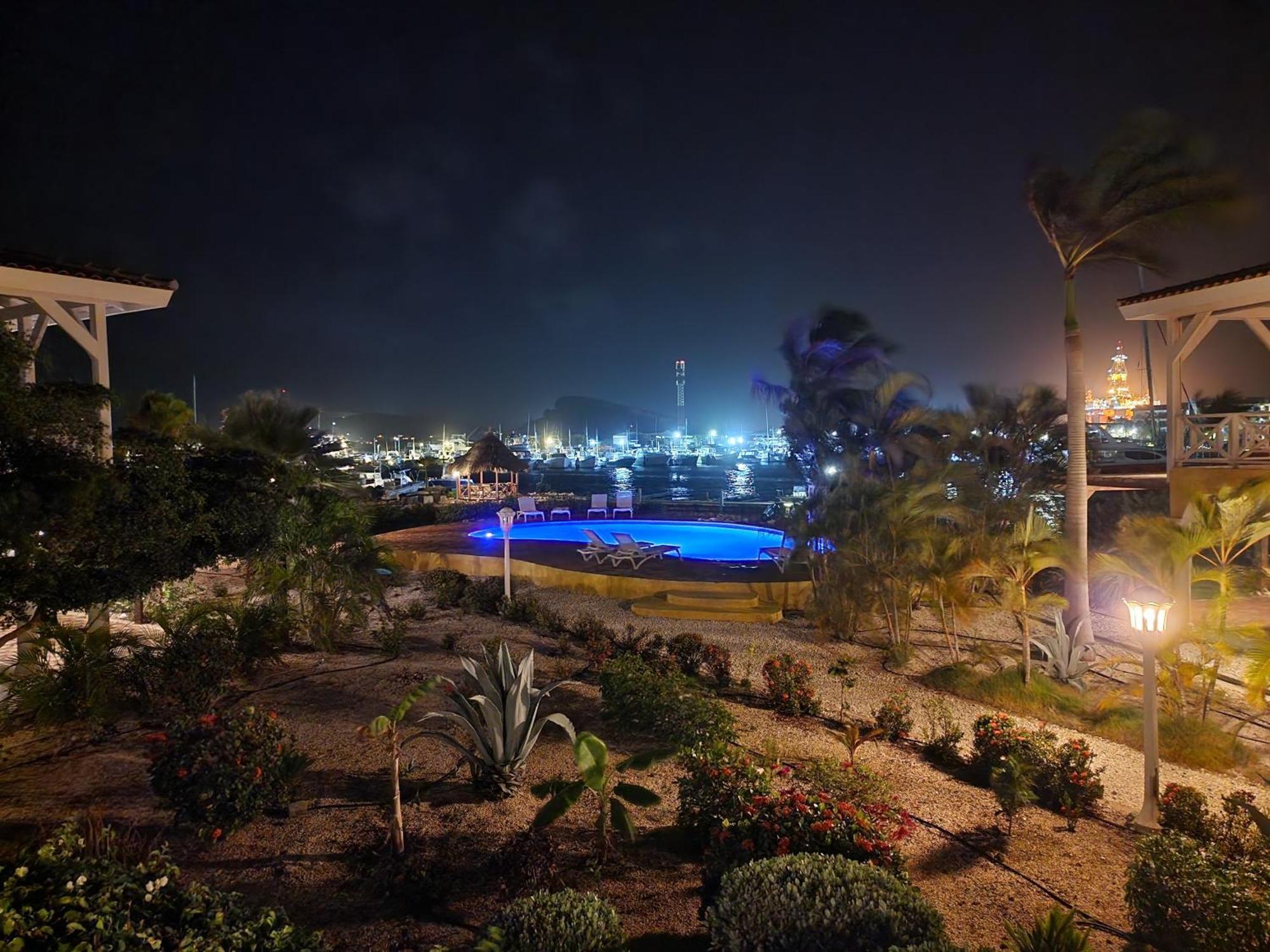 Luxury Appt For 6: Mesmerizing Spanish Water View Apartment Jan Thiel