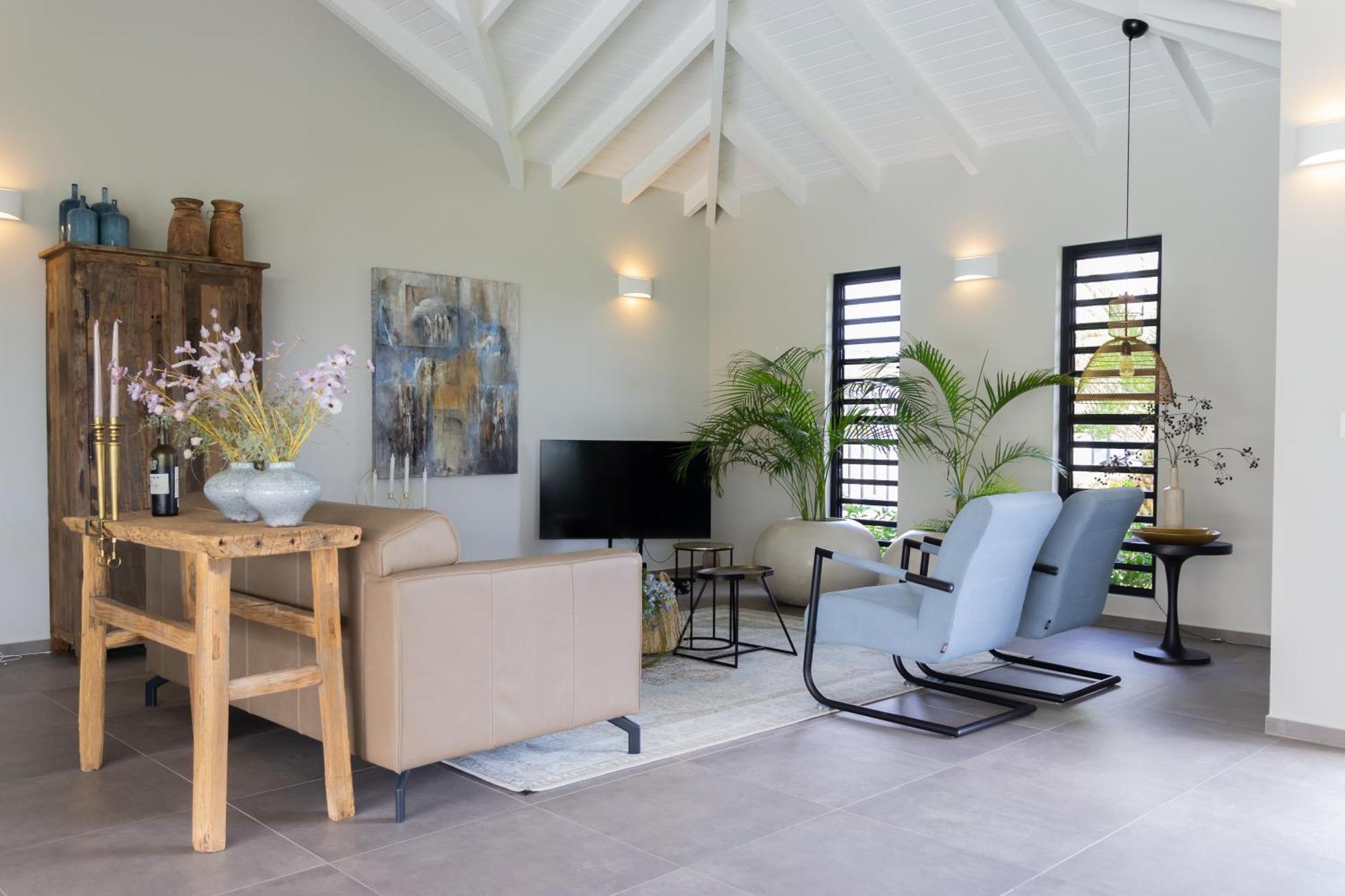 Villa Stylish 3 Bedroom With Ocean Views And Daily Maid Service
