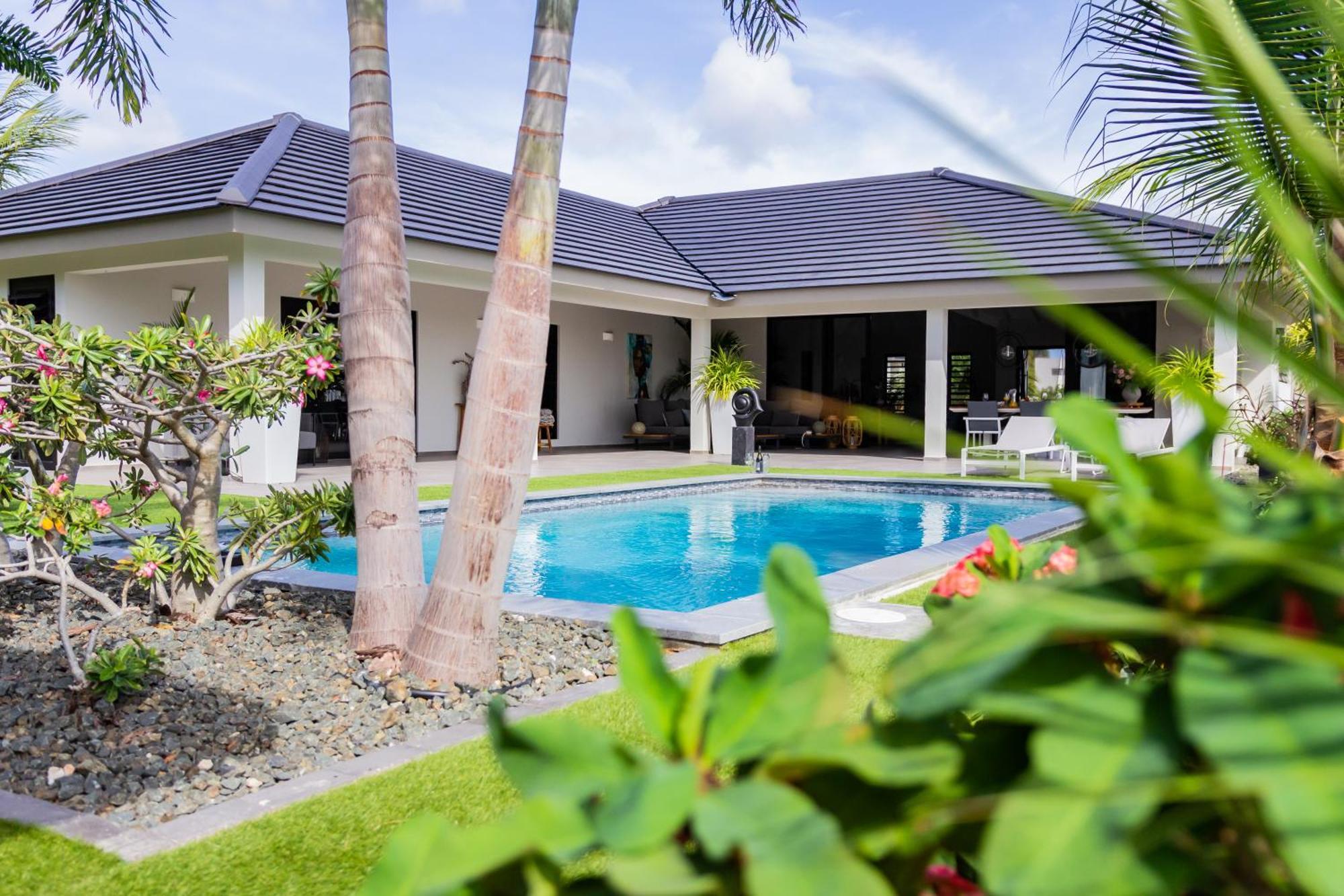 Villa Stylish 3 Bedroom With Ocean Views And Daily Maid Service Willemstad