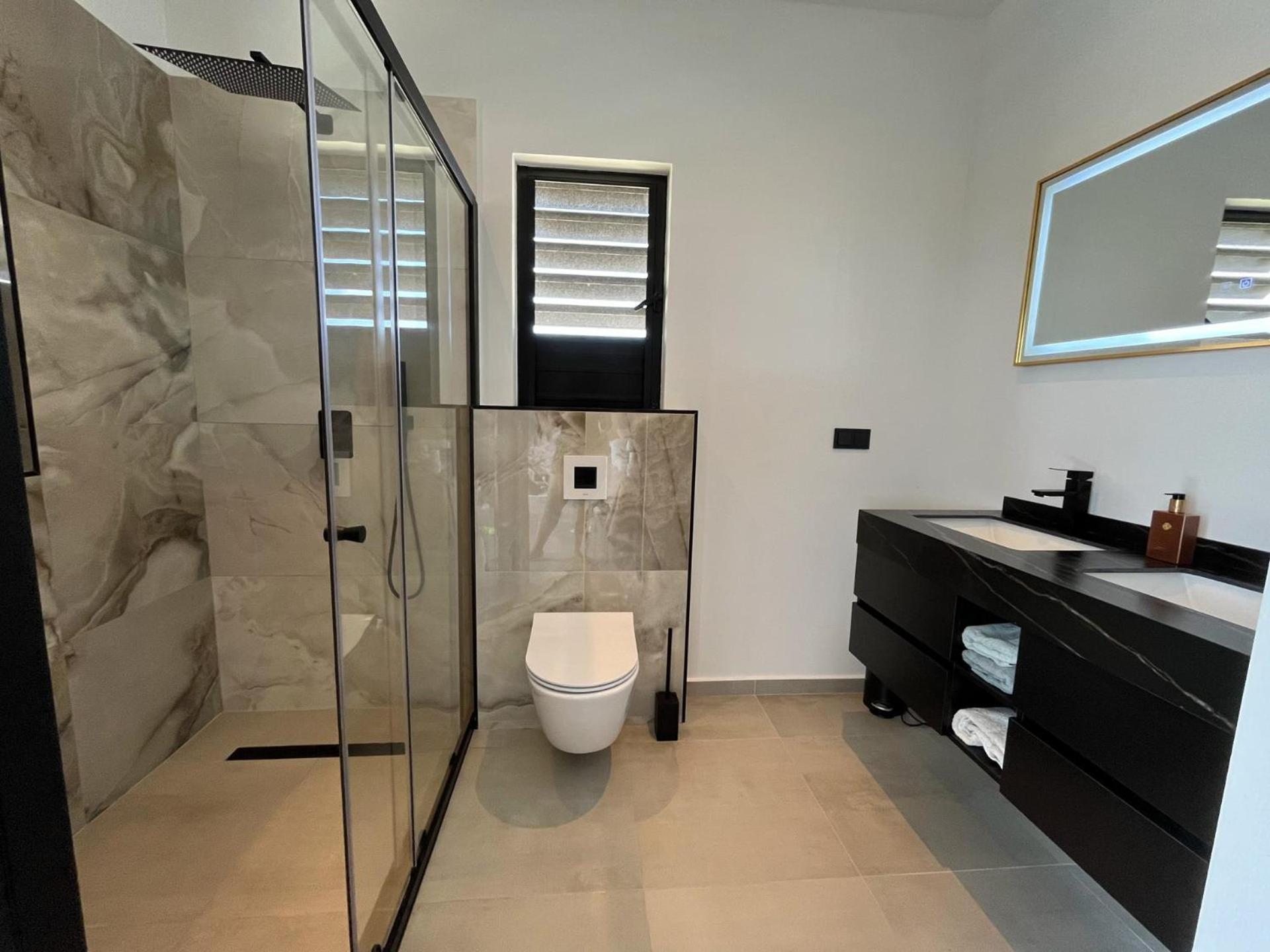 Villa Luxury Incl Pool With Seaview Near Beaches