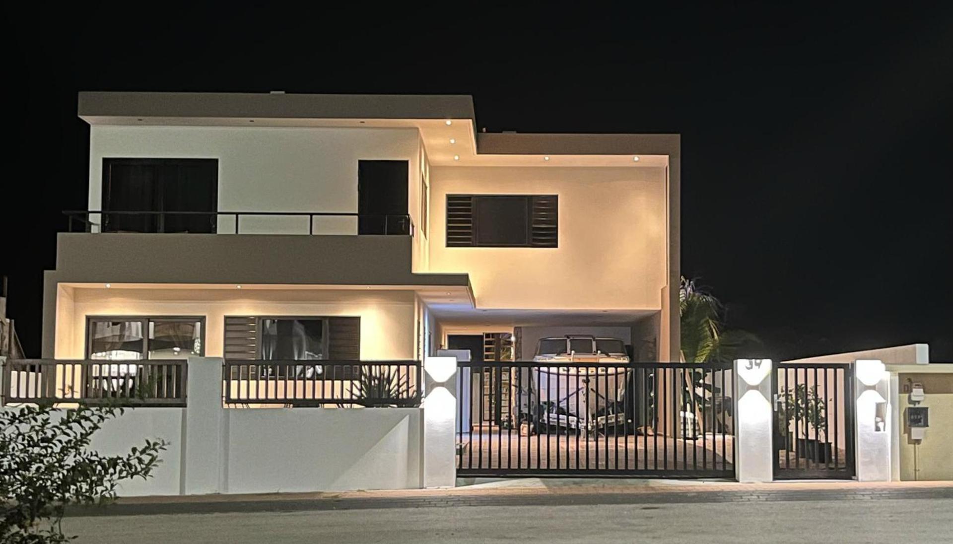 Luxury Incl Pool With Seaview Near Beaches * Willemstad