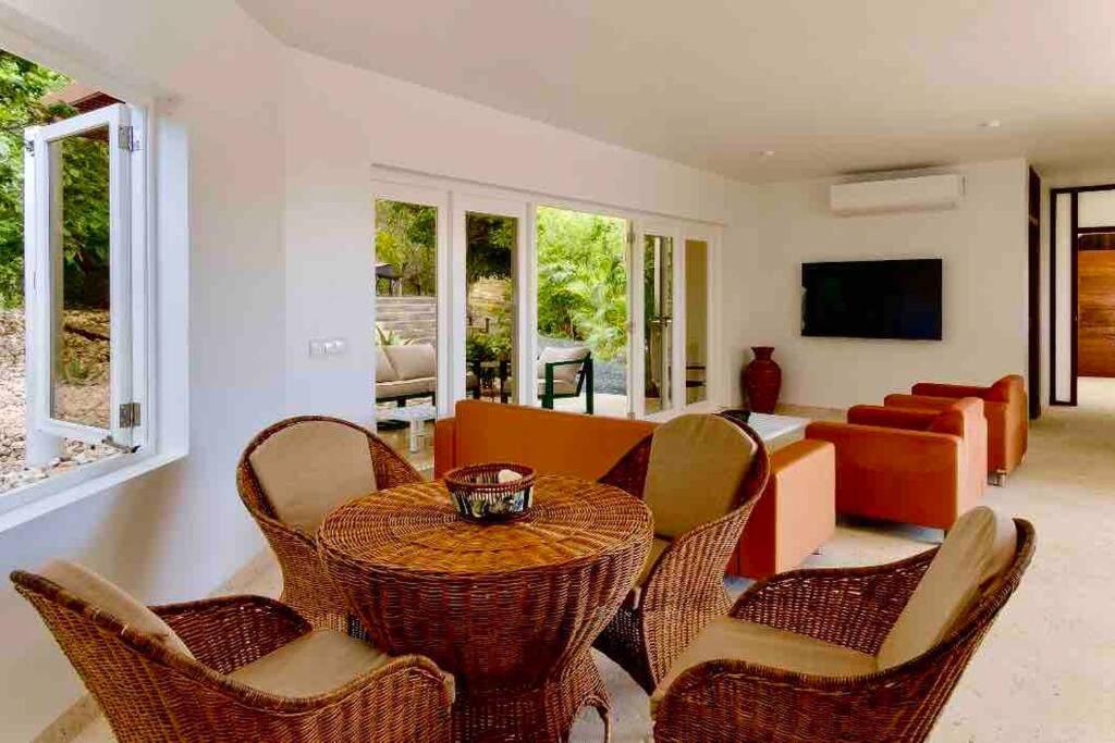 Newvilla-coral Estate-walktobeach-private Pool-up To 16 Guests Seaview Villa