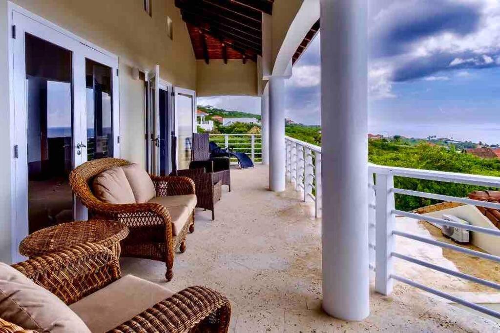 Villa Newvilla-coral Estate-walktobeach-private Pool-up To 16 Guests Seaview Willibrordus
