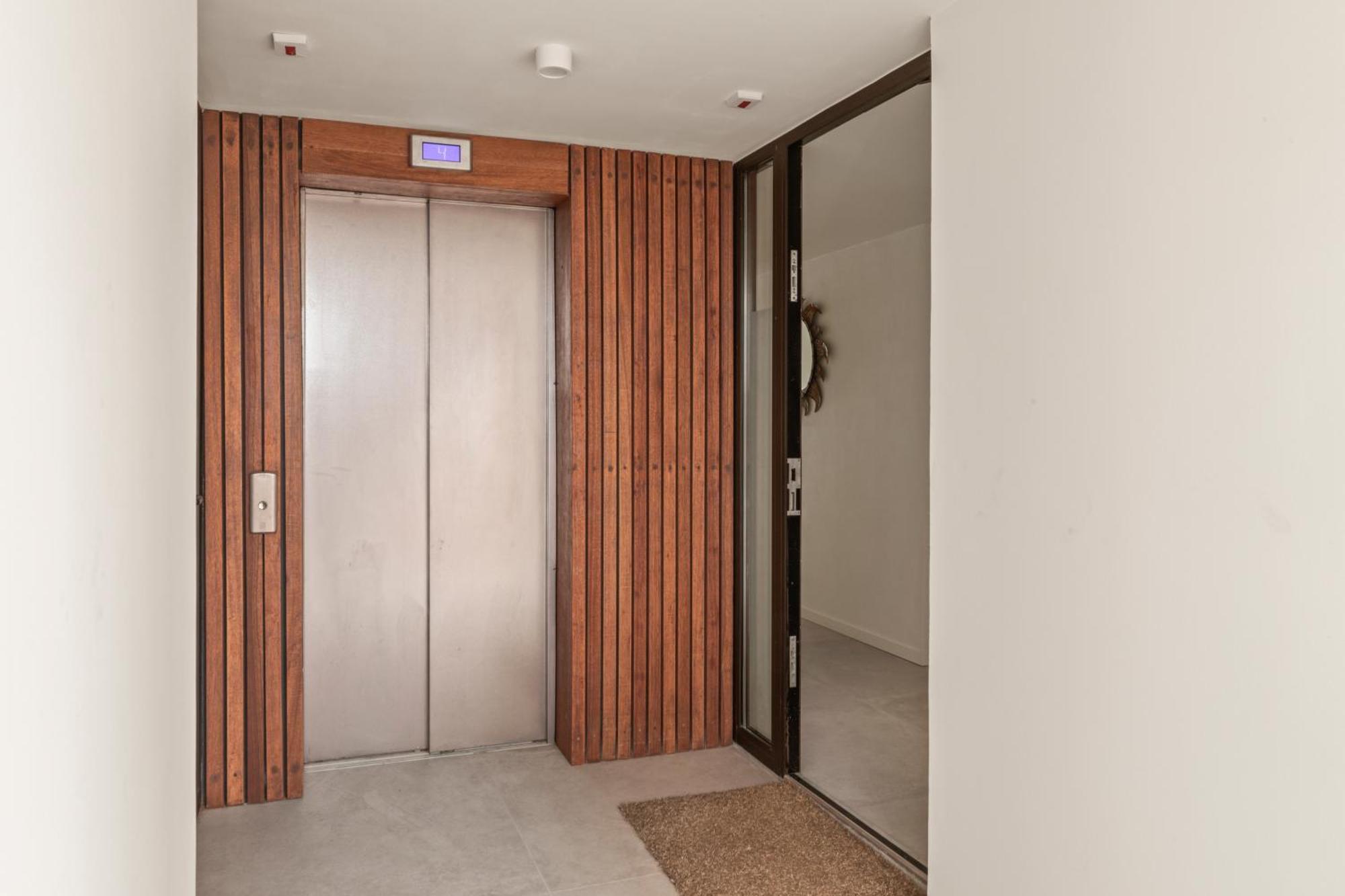 The Wharf Apartments, Downtown Apartment *