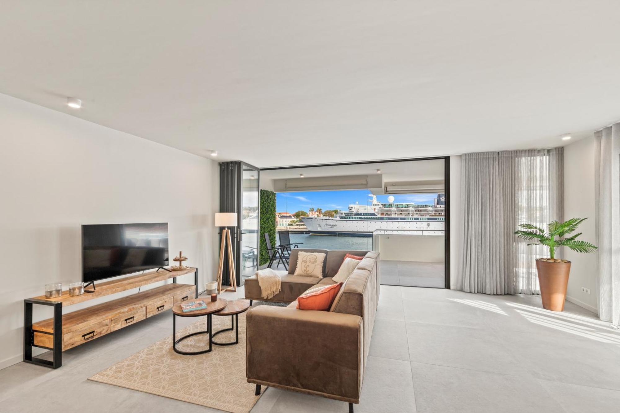 The Wharf Apartments, Downtown * Willemstad