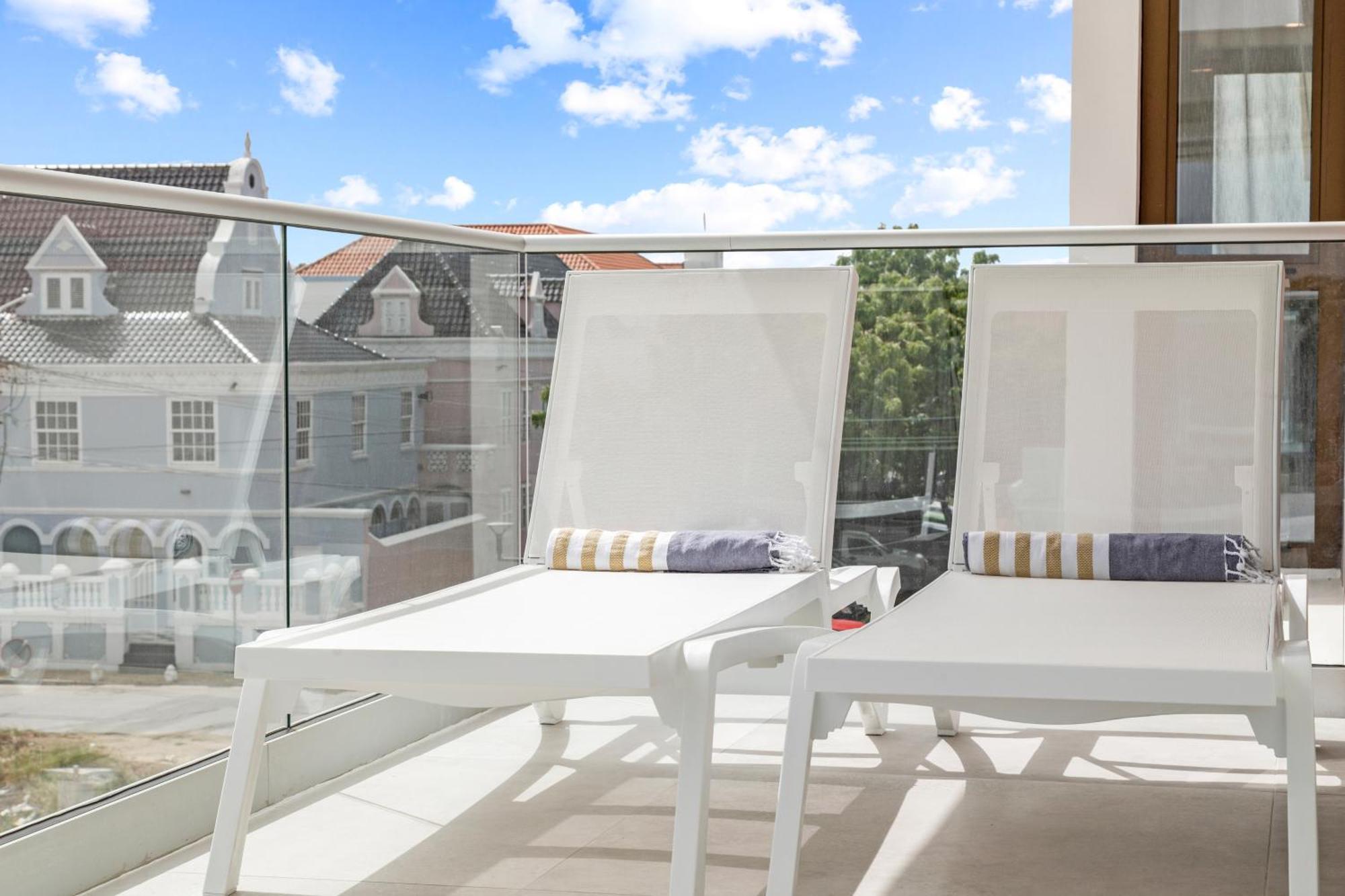 The Wharf Apartments, Downtown Apartment *