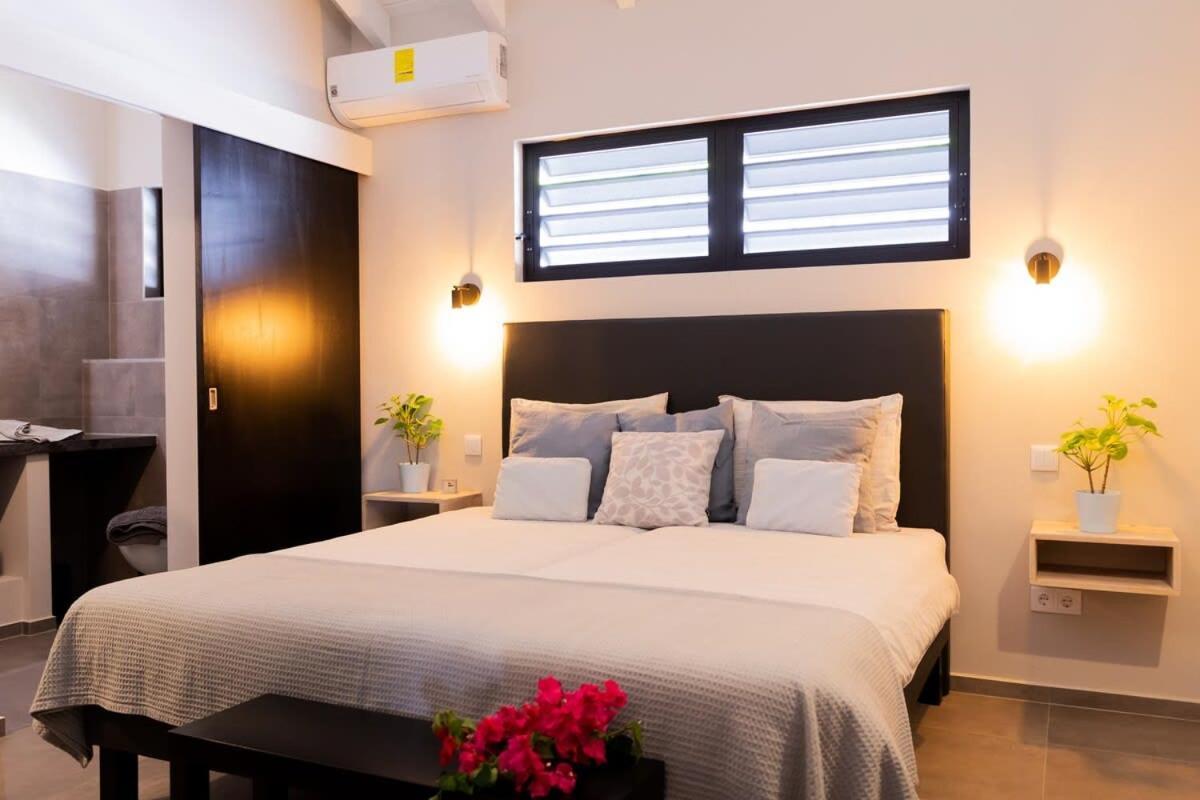 Stylish 3 Bedroom With Ocean Views And Daily Maid Service