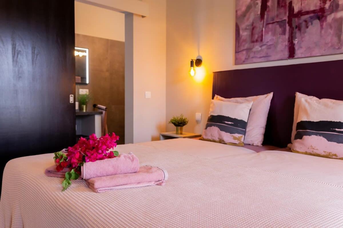 Stylish 3 Bedroom With Ocean Views And Daily Maid Service Villa Willemstad